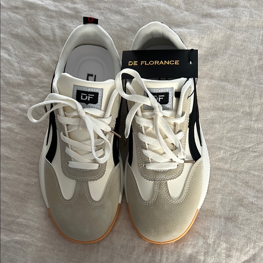 De Florance White and Black Sneakers